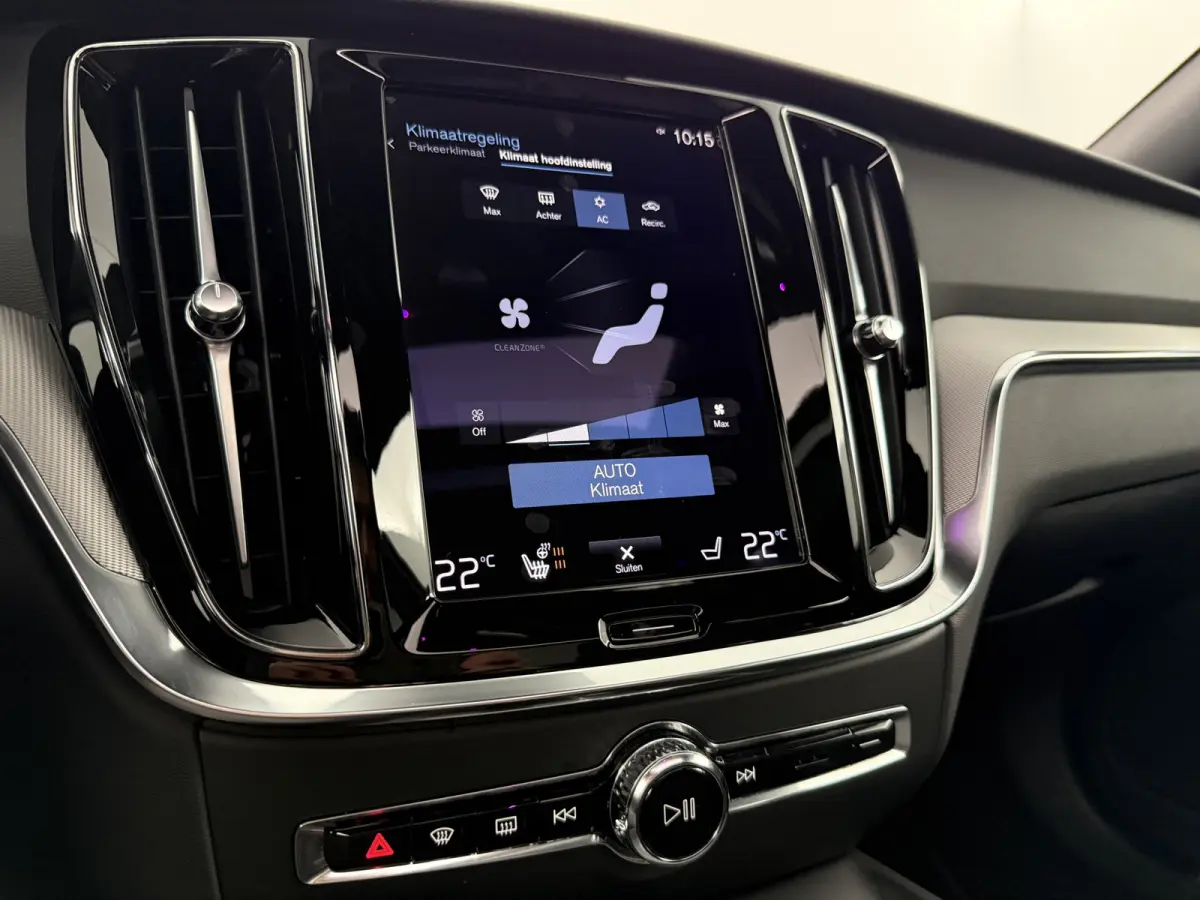 2.0 B4 R-Design Black Optic | Pano | Virtual | Memory | H/K | Camera | Carplay | Cruise | NAP