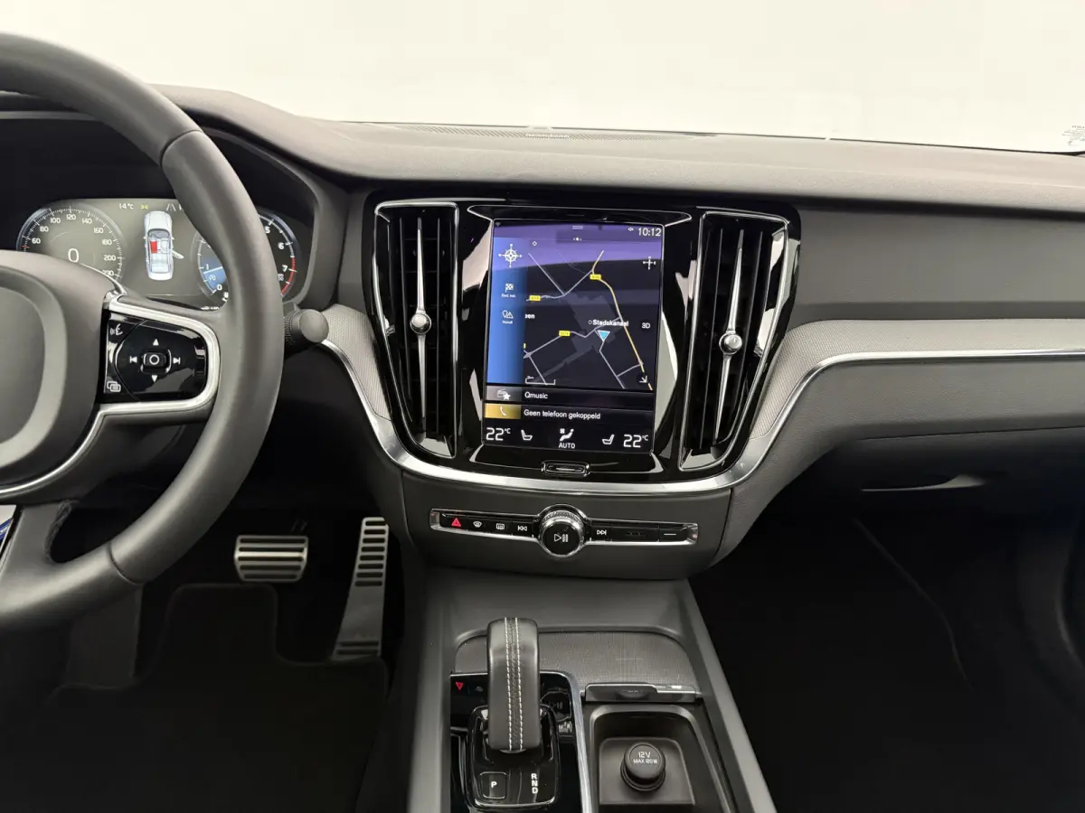 2.0 B4 R-Design Black Optic | Pano | Virtual | Memory | H/K | Camera | Carplay | Cruise | NAP