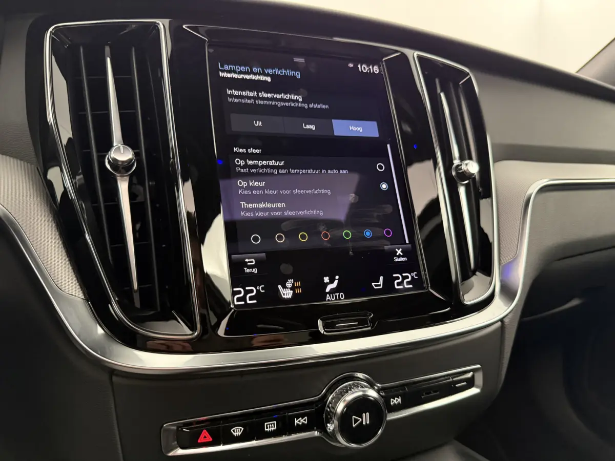 2.0 B4 R-Design Black Optic | Pano | Virtual | Memory | H/K | Camera | Carplay | Cruise | NAP