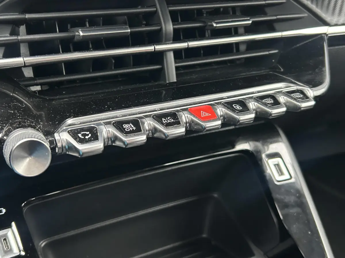 1.2 PureTech Active | Cruise Control | Airco | Apple Carplay/Android Auto