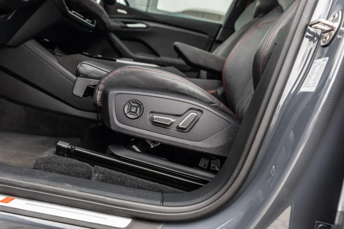 388pk S edition quattro 100 kWh | B&O 3D Audio | Luchtvering | Panoramadak | Head-up Display