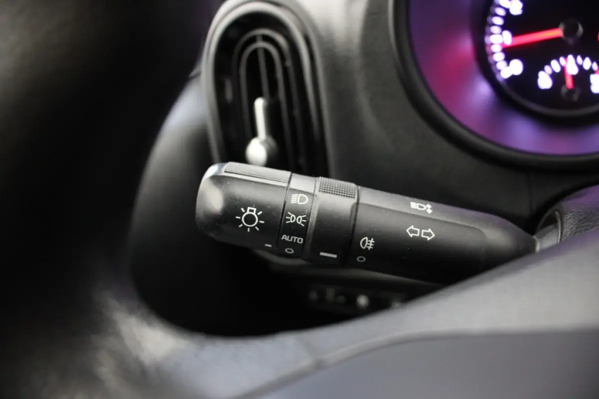 1.0 DPI ComfortLine 5 Deurs - Airco, Cruise