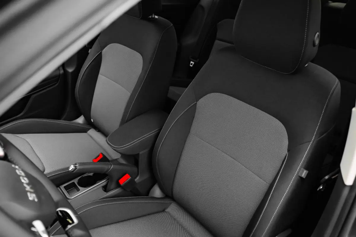 1.0 TSI Selection l Airco l DAB l Apple Car Play / Android l Metallic lak l Multi Funct. Stuurwiel l
