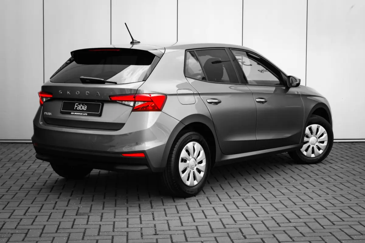1.0 TSI Selection l Airco l DAB l Apple Car Play / Android l Metallic lak l Multi Funct. Stuurwiel l