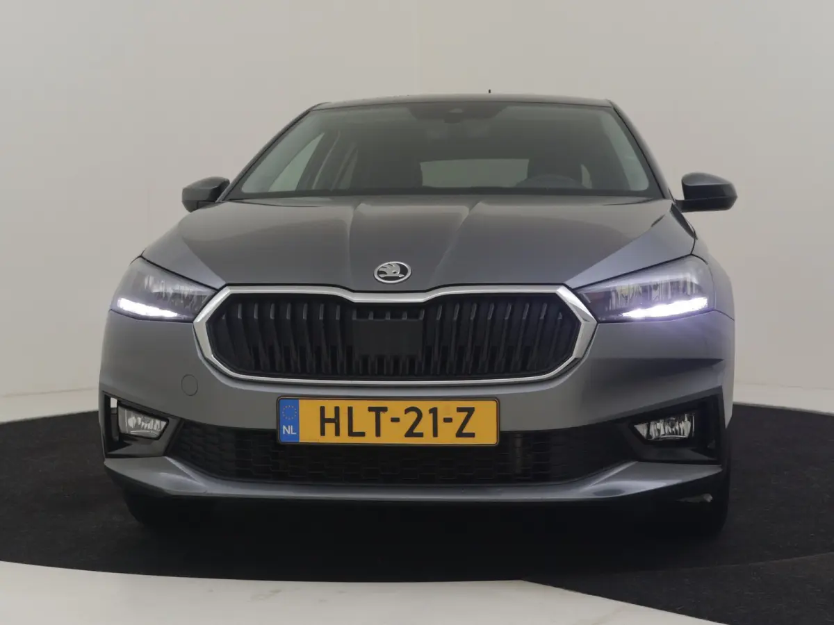 1.0 TSI Selection l Airco l DAB l Apple Car Play / Android l Metallic lak l Multi Funct. Stuurwiel l PArkeersensoren achter