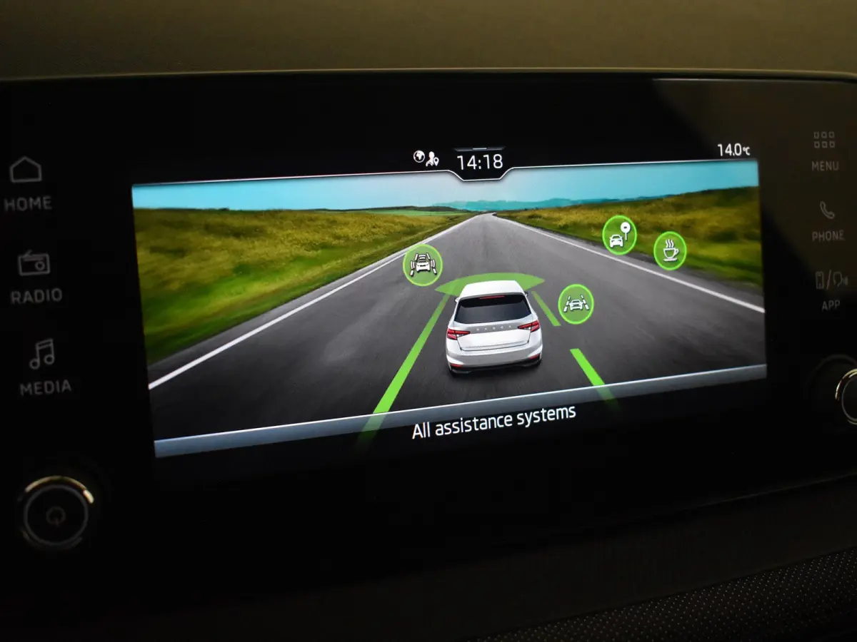 1.0 TSI Selection l Airco l DAB l Apple Car Play / Android l Metallic lak l Multi Funct. Stuurwiel l PArkeersensoren achter