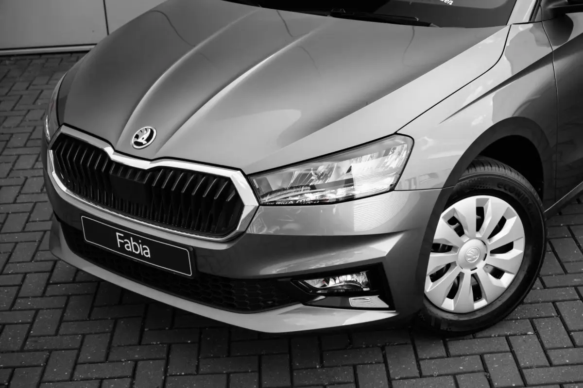 1.0 TSI Selection l Airco l DAB l Apple Car Play / Android l Metallic lak l Multi Funct. Stuurwiel l