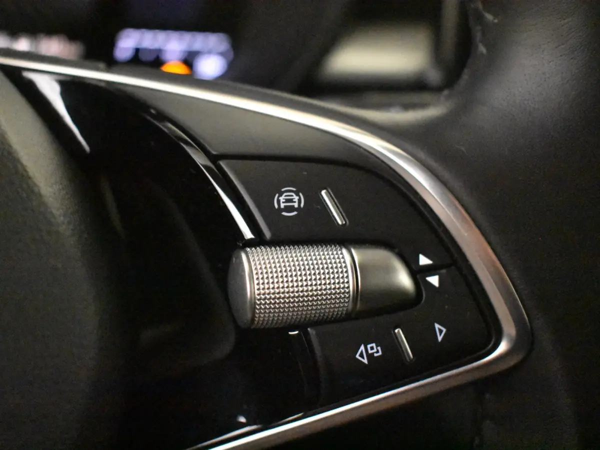1.0 TSI Selection l Airco l DAB l Apple Car Play / Android l Metallic lak l Multi Funct. Stuurwiel l PArkeersensoren achter