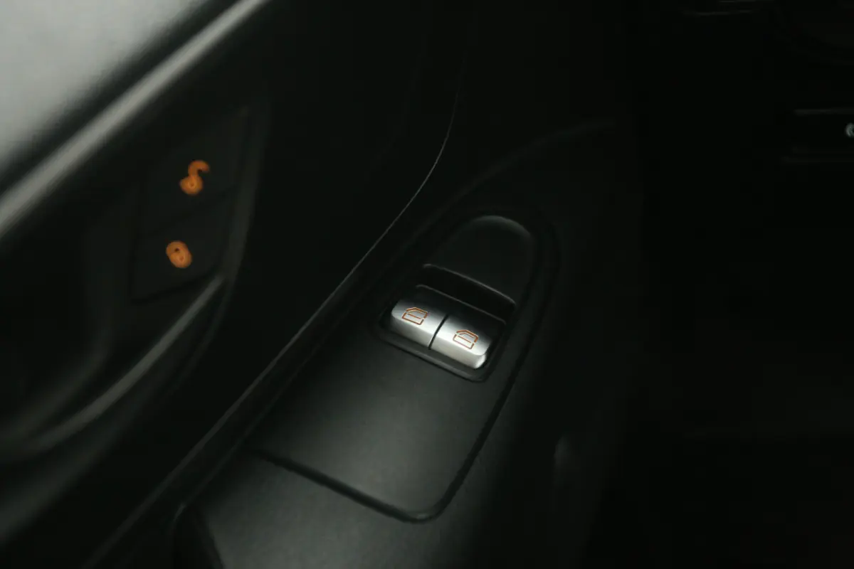 CDI Lang 140PK | Dubbele Cabine | Clima | Cruise | Carplay | Parkeersens.