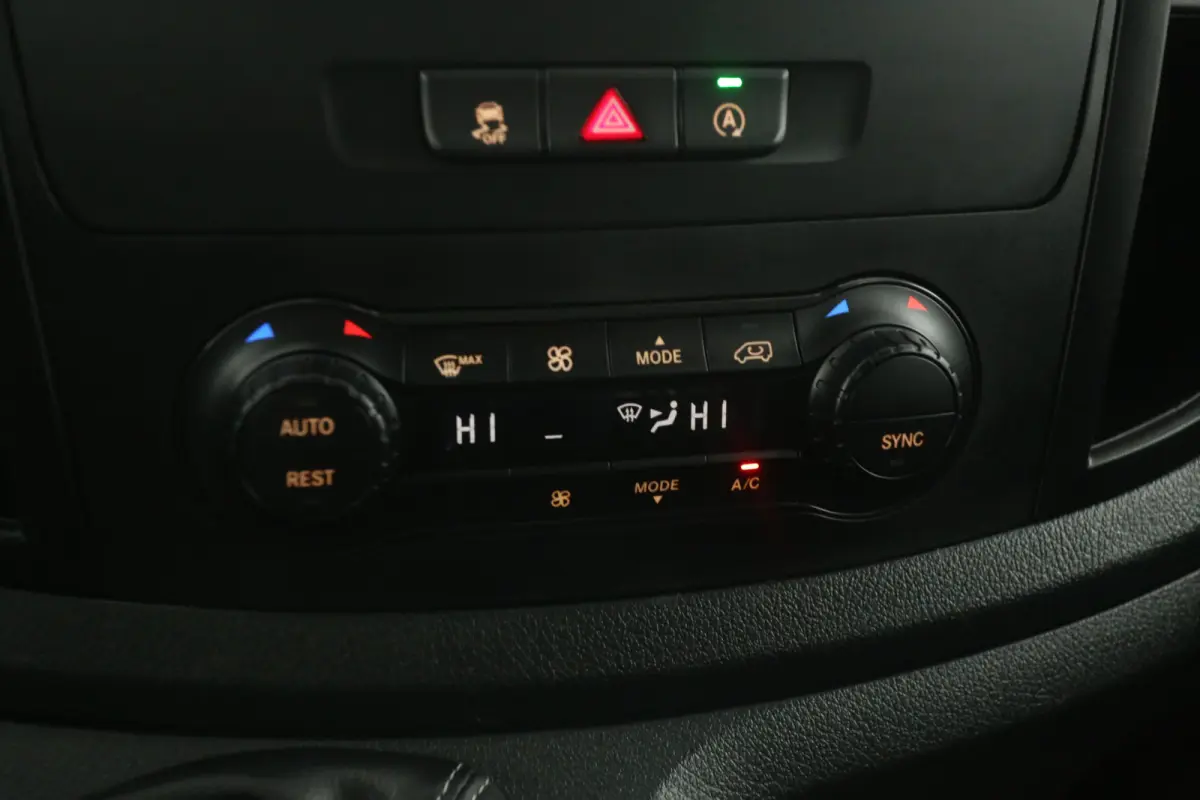 CDI Lang 140PK | Dubbele Cabine | Clima | Cruise | Carplay | Parkeersens.