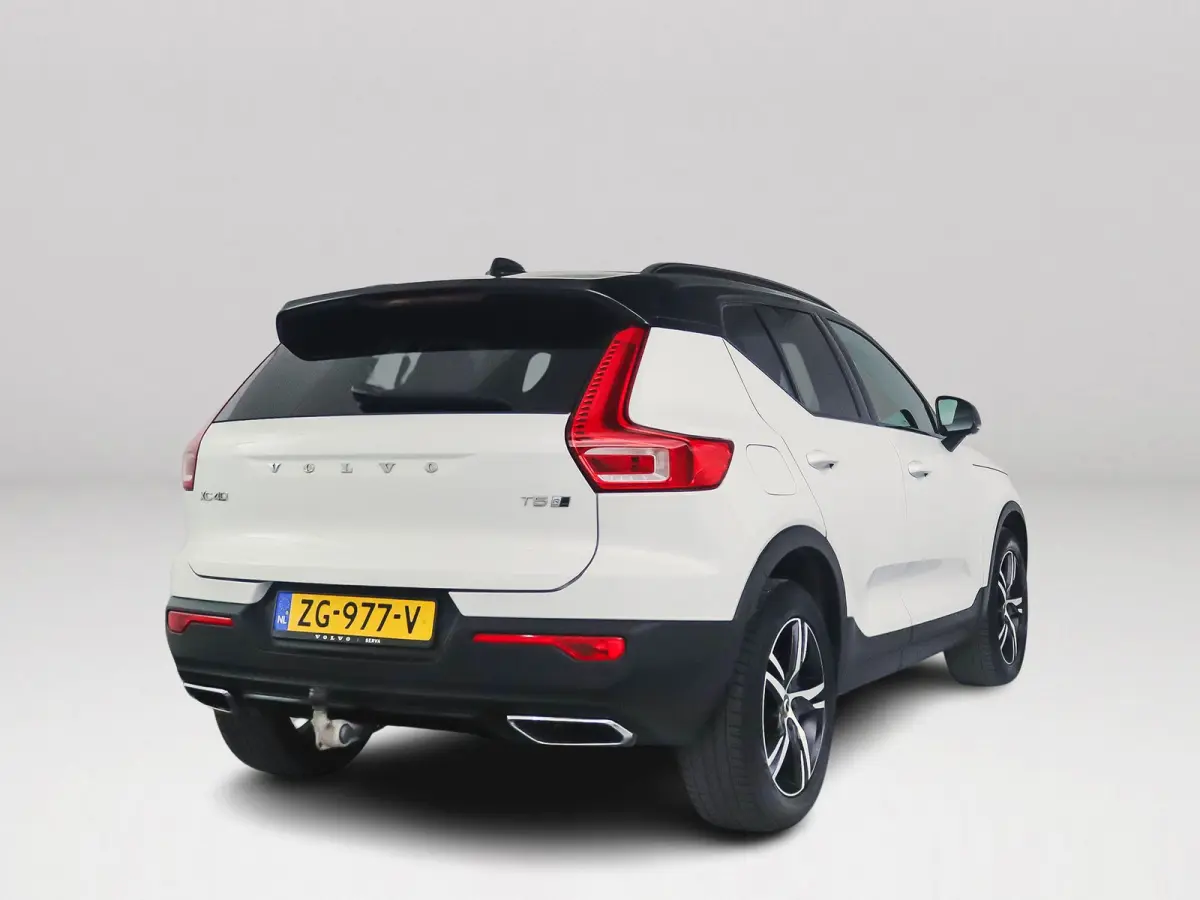 T5 AWD R-Design Intro Edition | Panoramadak | Parkeercamera | Stoel- en Stuurverwarming | Keyless | Trekhaak