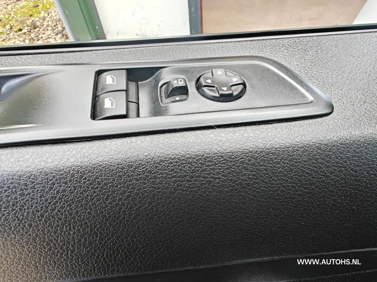 1.5 BlueHDI 102 PK Lengte 2 , Euro 6 , 1e Eig. camera , navi , cruise , Airco , 4 nw banden , trekhaak