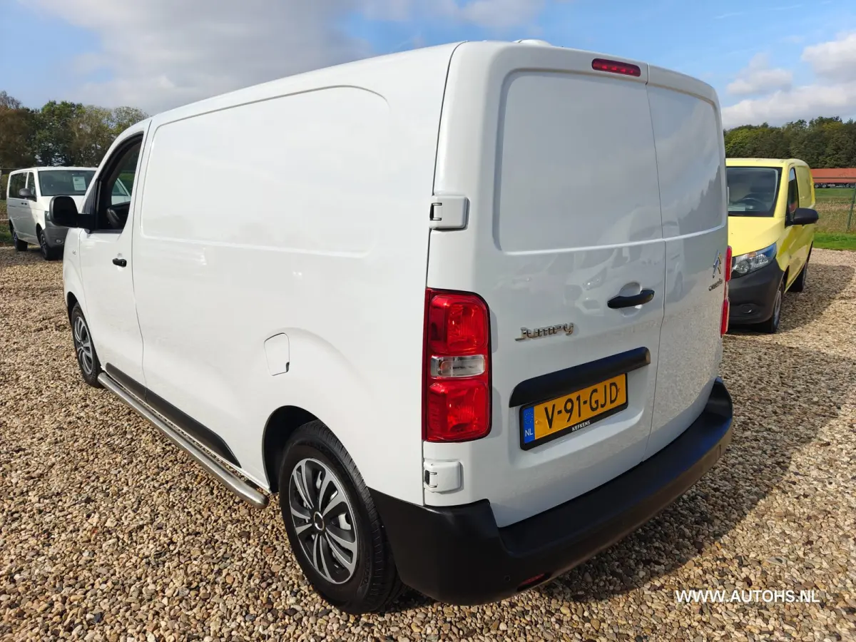 1.5 BlueHDI 102 PK Lengte 2 , Euro 6 , 1e Eig. camera , navi , cruise , Airco , 4 nw banden , trekhaak