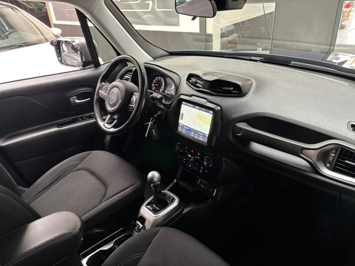 1.0T-e Limited / Navigatie