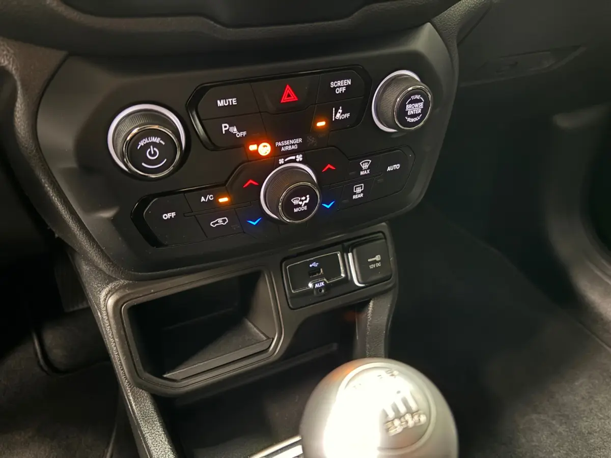 1.0T-e Limited / Navigatie
