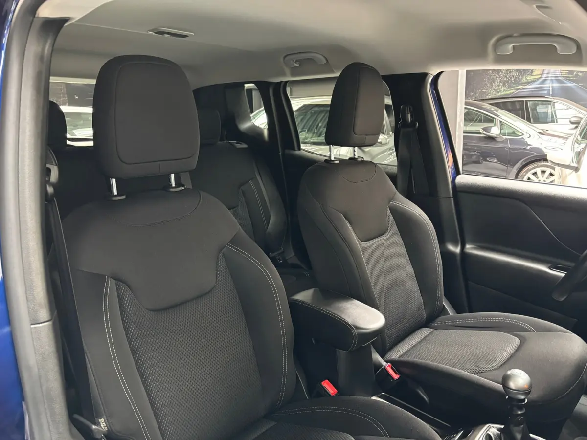 1.0T-e Limited / Navigatie
