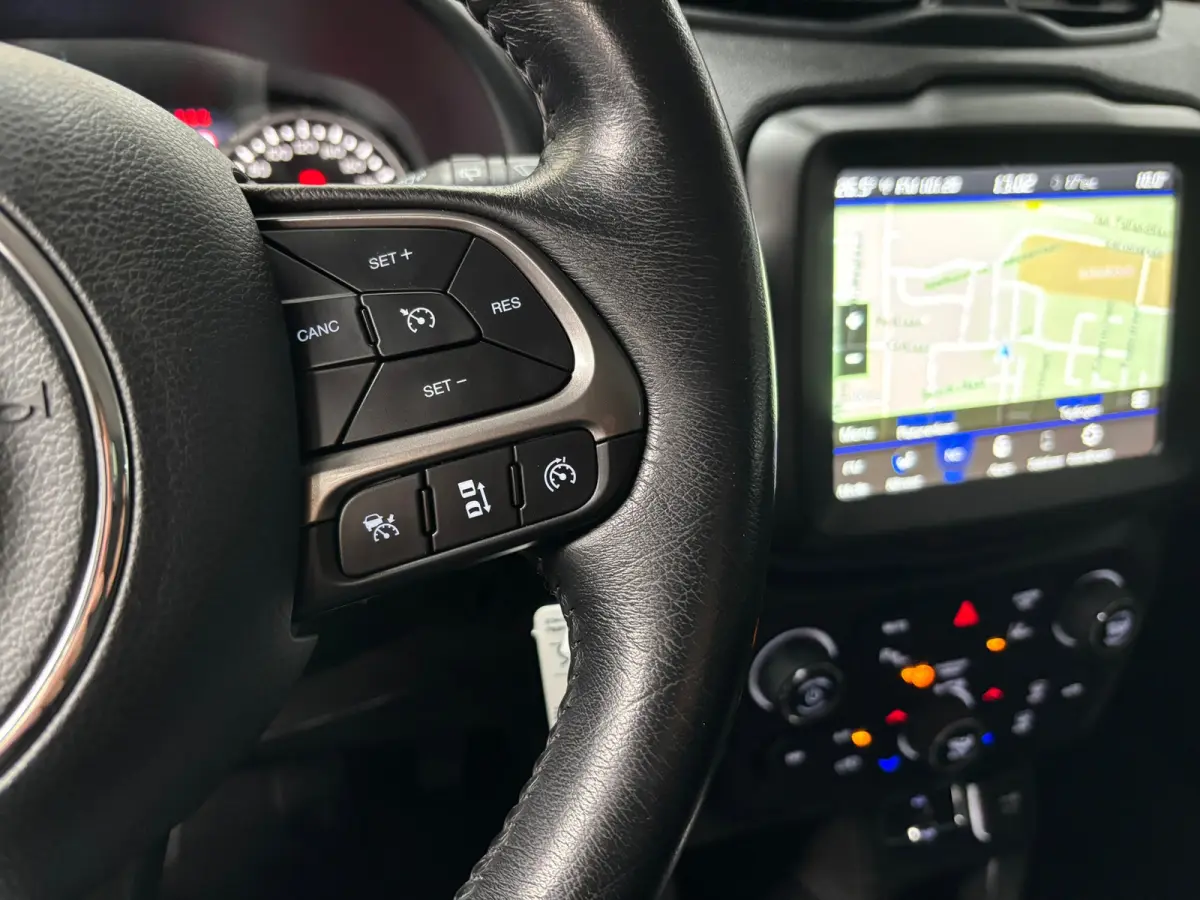 1.0T-e Limited / Navigatie