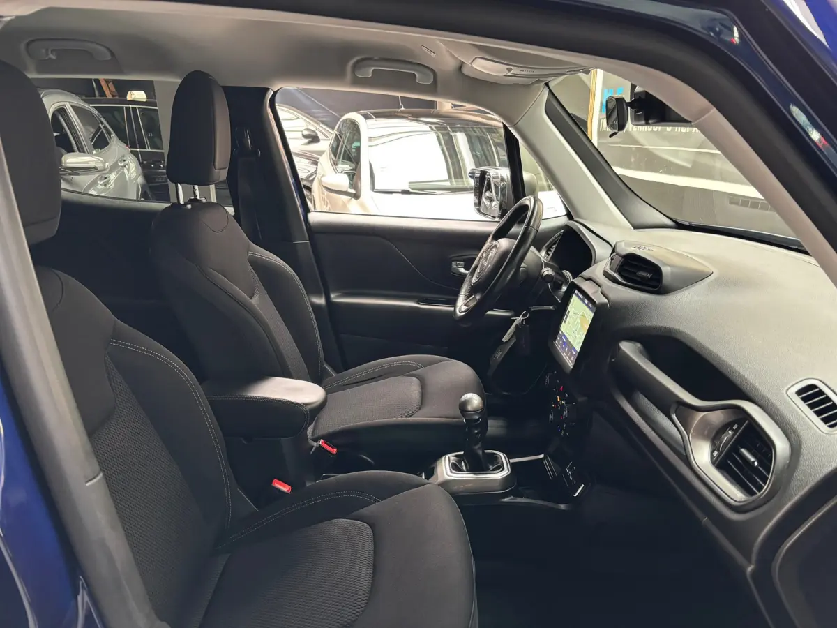 1.0T-e Limited / Navigatie
