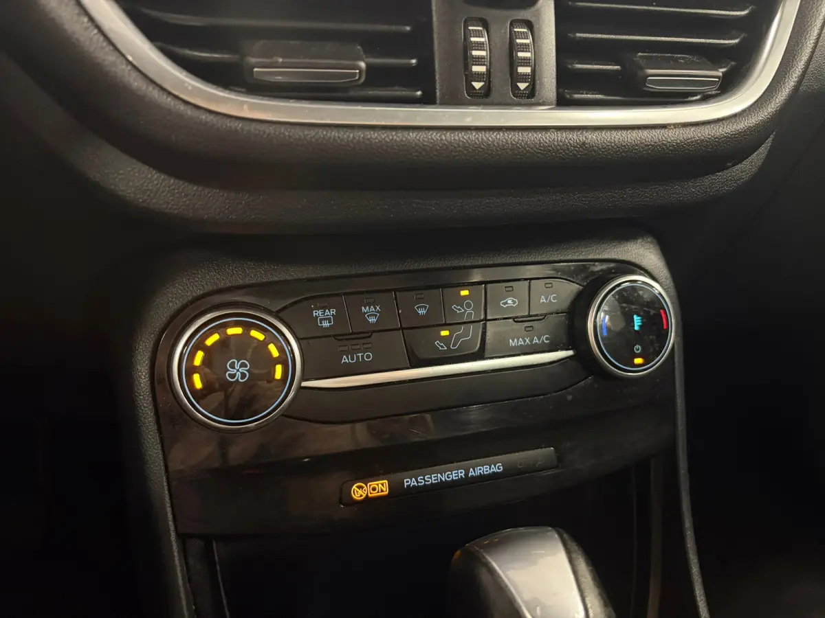 1.0 EcoBoost Titanium*Automaat*NAP*Camera*AIrco*Cruise-Control*