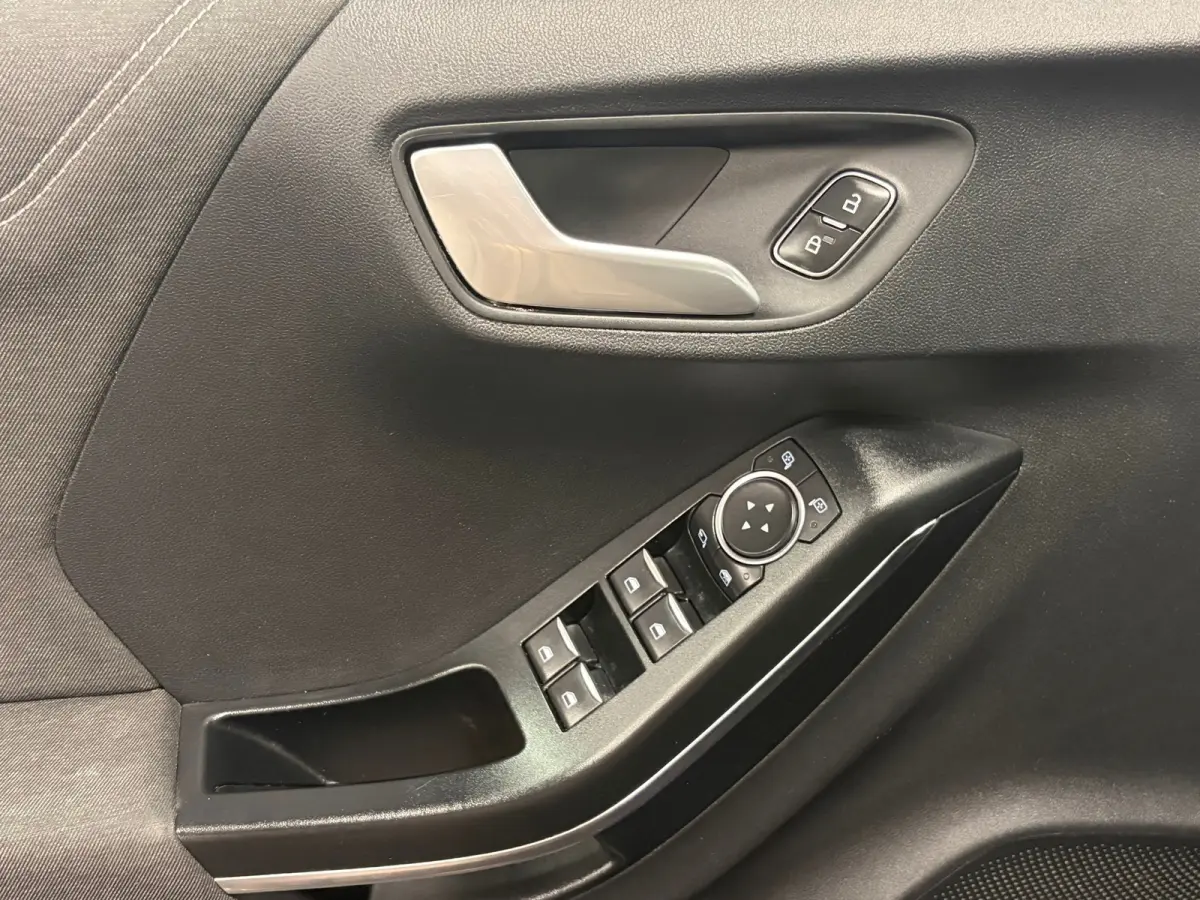 1.0 EcoBoost Titanium*Automaat*NAP*Camera*AIrco*Cruise-Control*