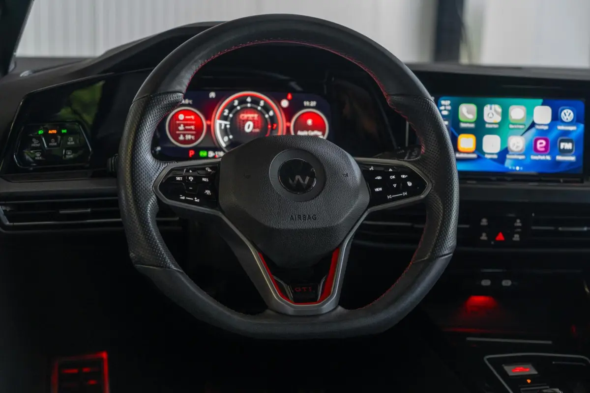 GTI Clubsport 300 PK | Pano | IQ.Light | 19” Estoril | ACC