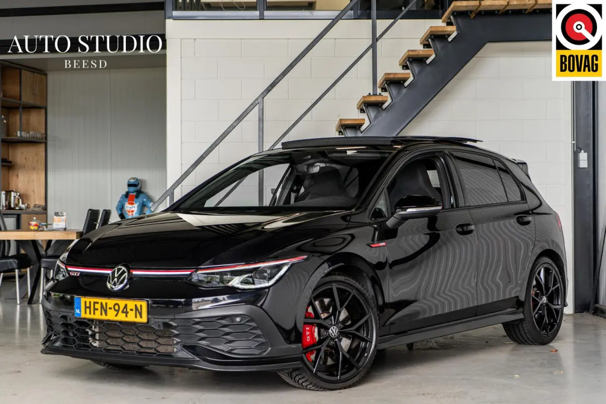 GTI Clubsport 300 PK | Pano | IQ.Light | 19” Estoril | ACC