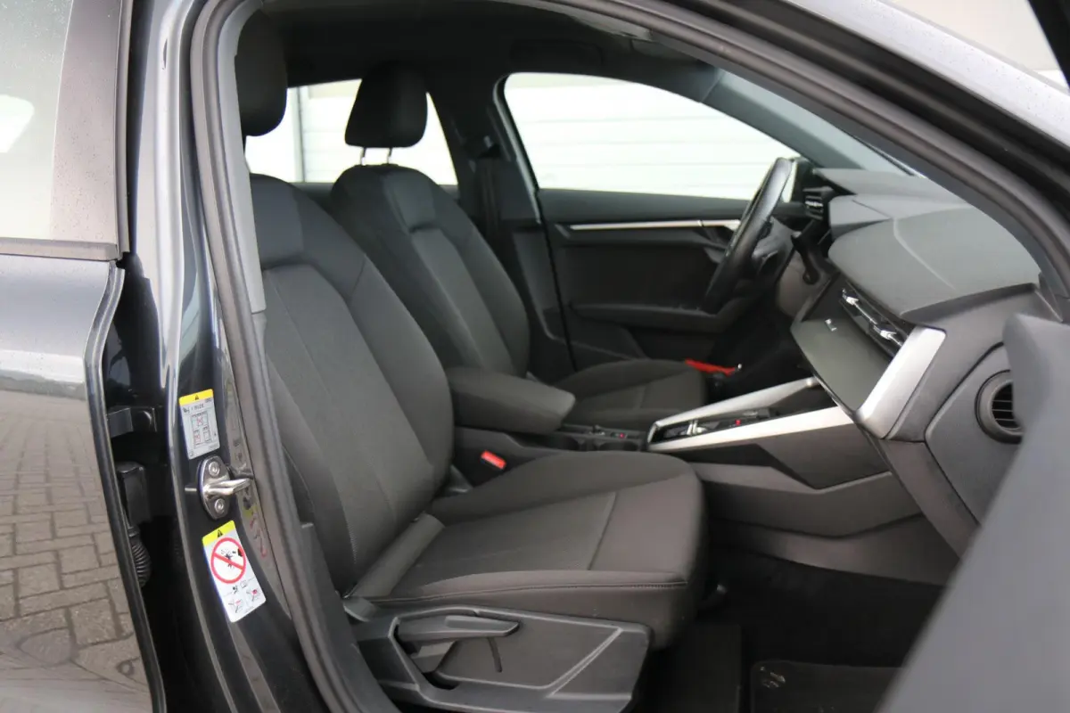 30 TFSI 110pk S-tronic Pro Line | Cruise Control | Apple Carplay/Android Auto | Sportstuur