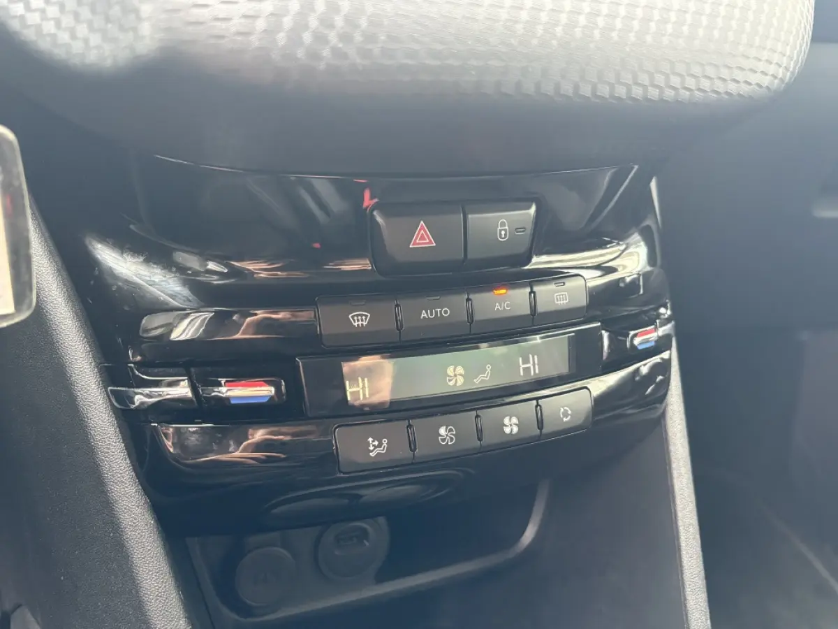1.2 PureTech GT-Line AUT. Navi Clima Cruise Lmv
