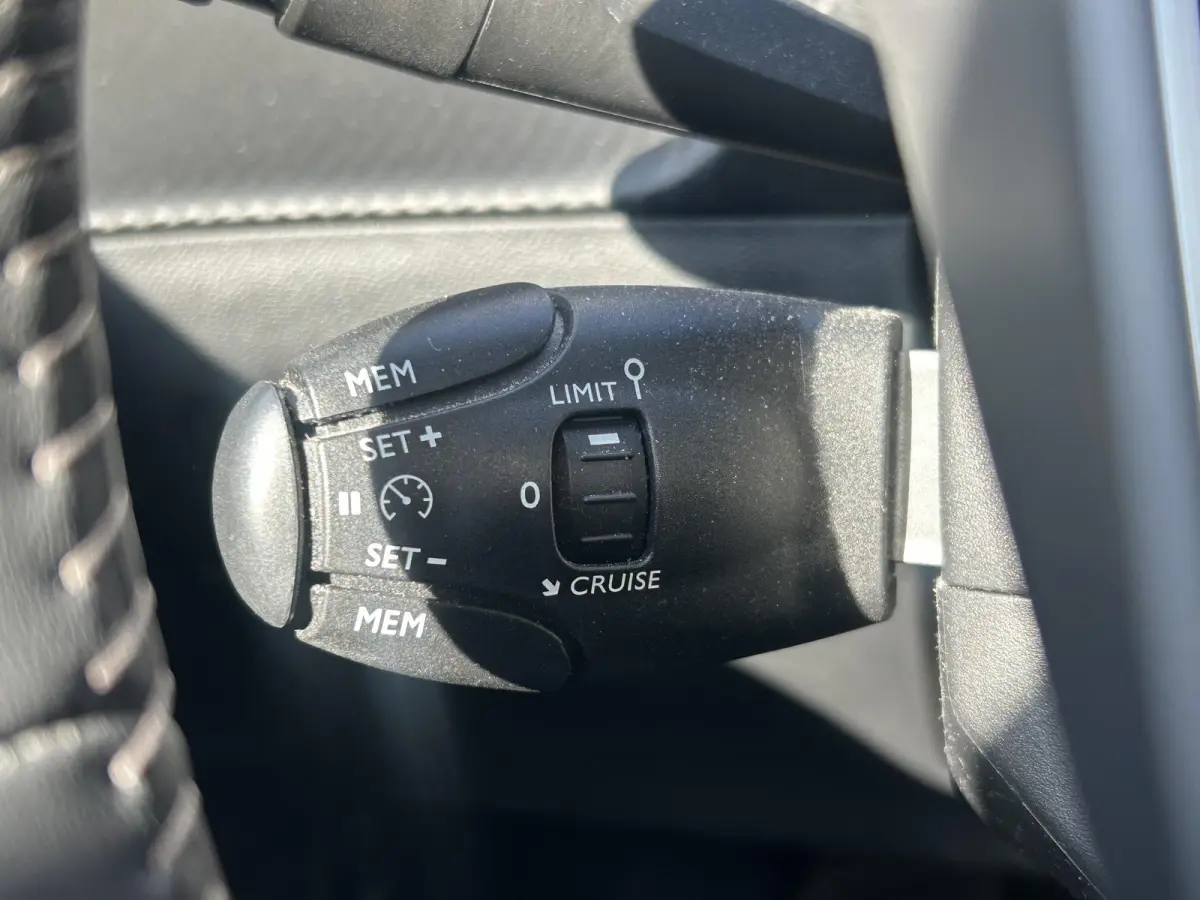 1.2 PureTech Active Pack | Cruise Control | 1e eigenaar | Parkeerhulp | Apple Carplay/Android Auto