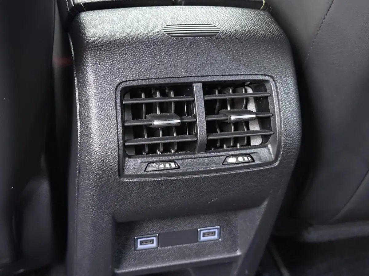 GT 145pk Hybrid Automaat | Navigatie | 360 Camera | Parkeersensoren voor en achter | Elektrische achterklep | Cruise control adaptief | 19 inch lichtmetalen velgen | Full LED koplampen | App