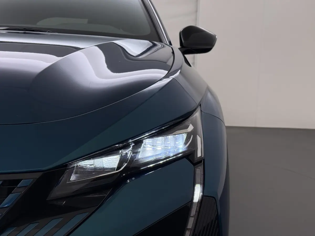 GT 145pk Hybrid Automaat | Navigatie | 360 Camera | Parkeersensoren voor en achter | Elektrische achterklep | Cruise control adaptief | 19 inch lichtmetalen velgen | Full LED koplampen | App