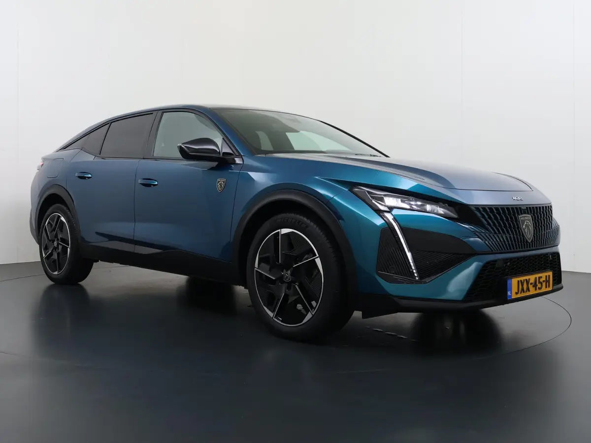 GT 145pk Hybrid Automaat | Navigatie | 360 Camera | Parkeersensoren voor en achter | Elektrische achterklep | Cruise control adaptief | 19 inch lichtmetalen velgen | Full LED koplampen | App