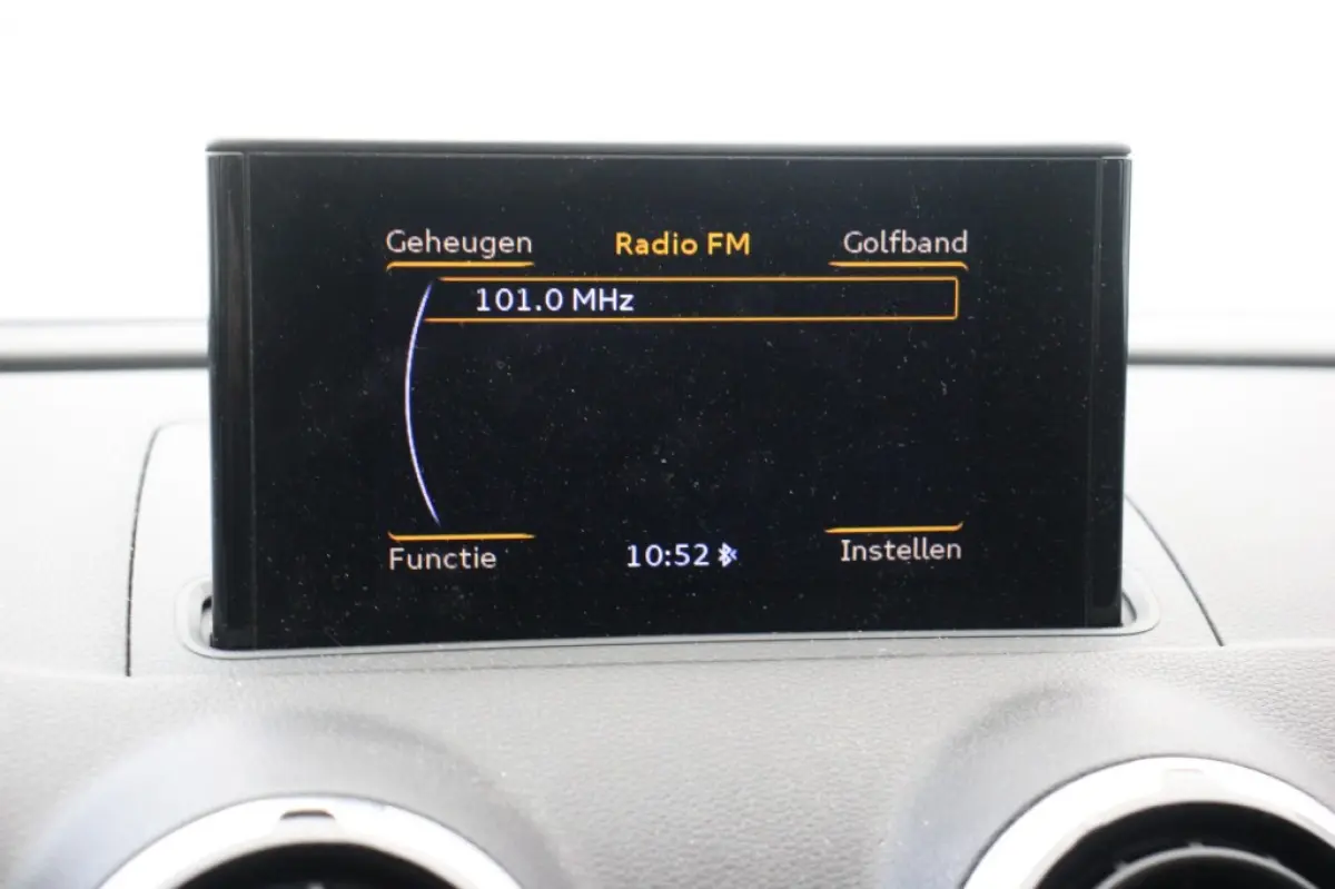 1.6 TDI Ambition Pro Line Plus - Xenon, Navi, Cruise, Clima