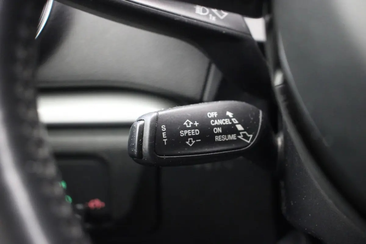 1.6 TDI Ambition Pro Line Plus - Xenon, Navi, Cruise, Clima