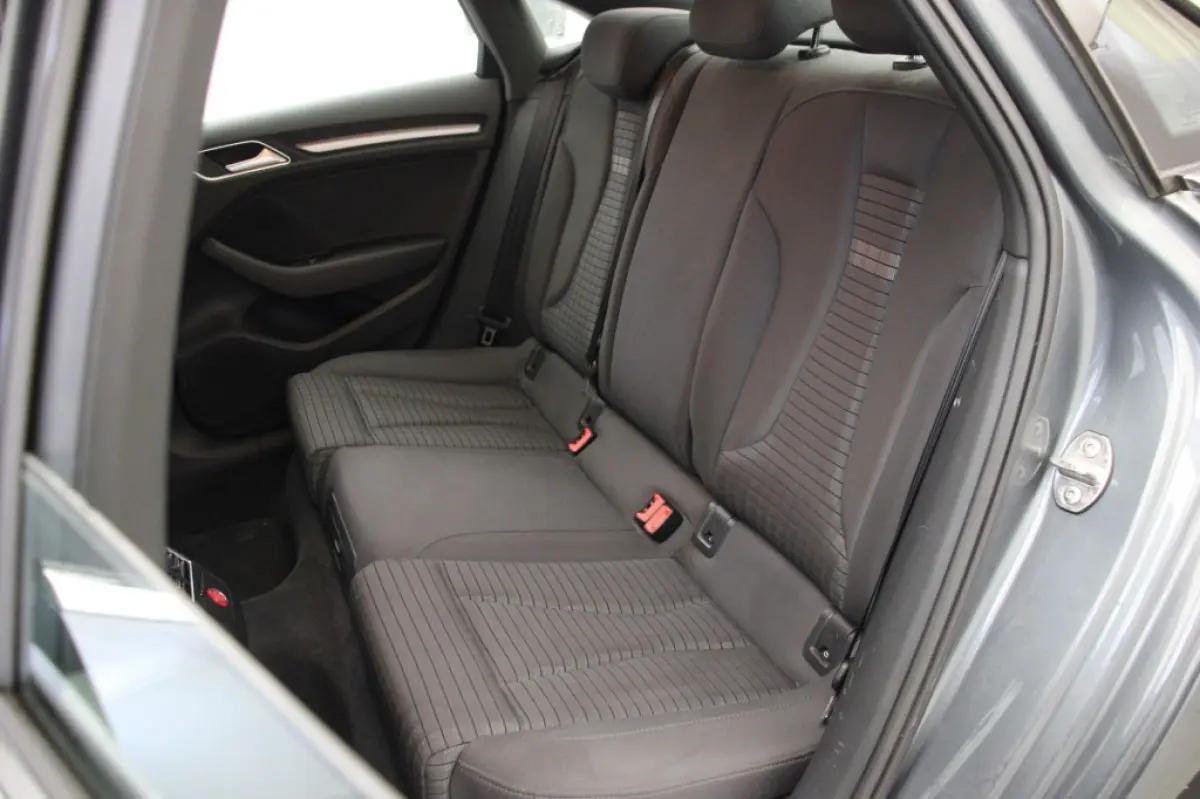 1.6 TDI Ambition Pro Line Plus - Xenon, Navi, Cruise, Clima