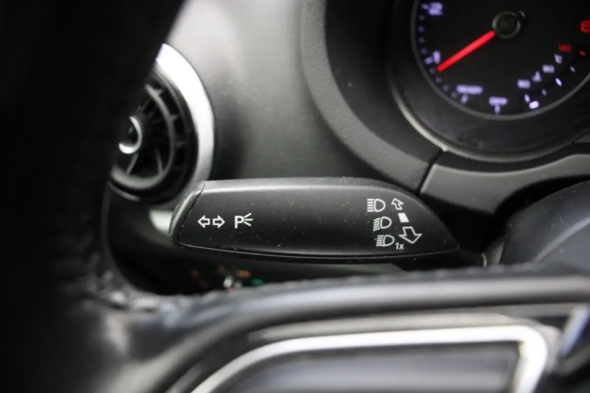 1.6 TDI Ambition Pro Line Plus - Xenon, Navi, Cruise, Clima