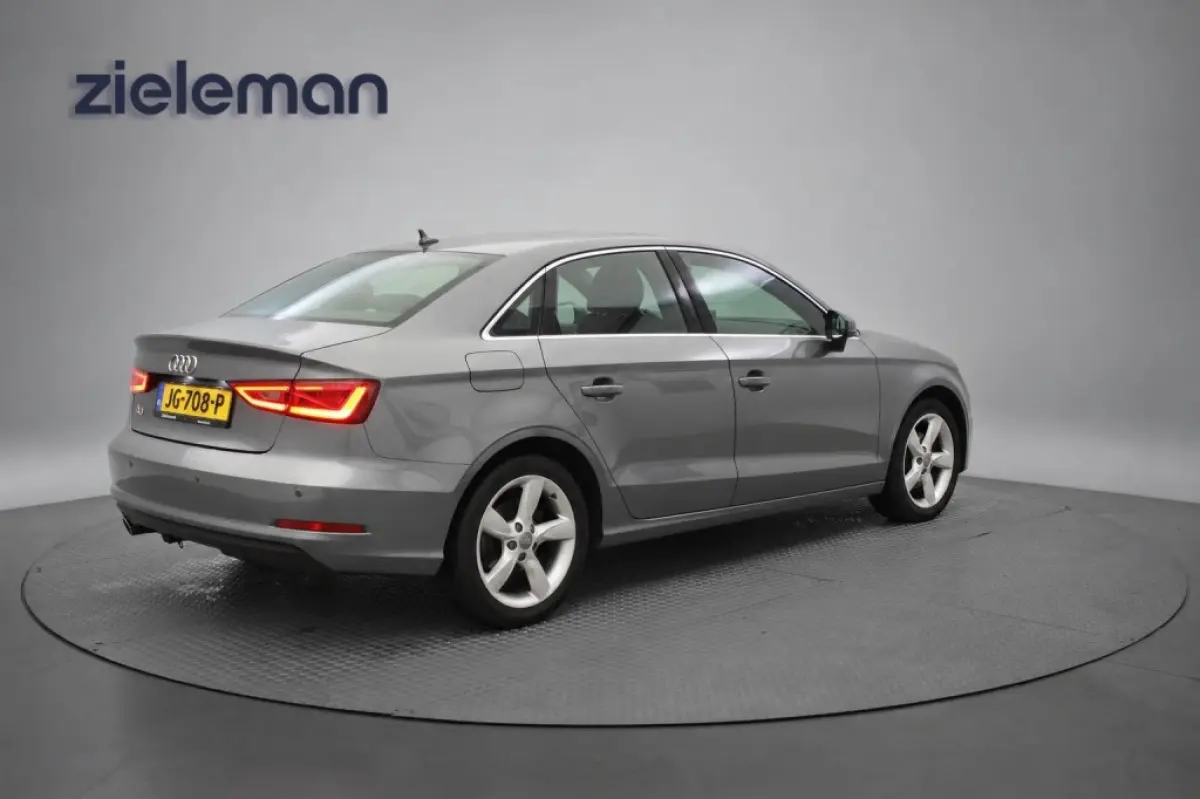 1.6 TDI Ambition Pro Line Plus - Xenon, Navi, Cruise, Clima