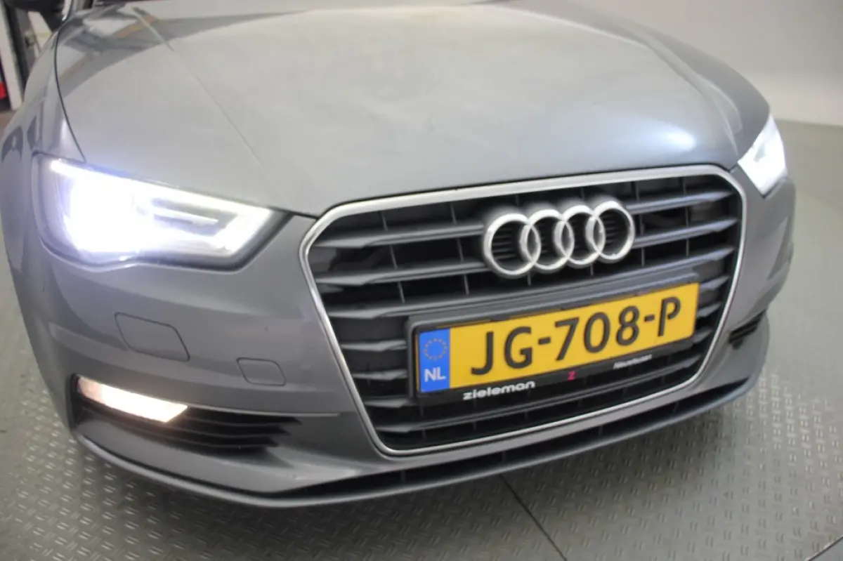 1.6 TDI Ambition Pro Line Plus - Xenon, Navi, Cruise, Clima
