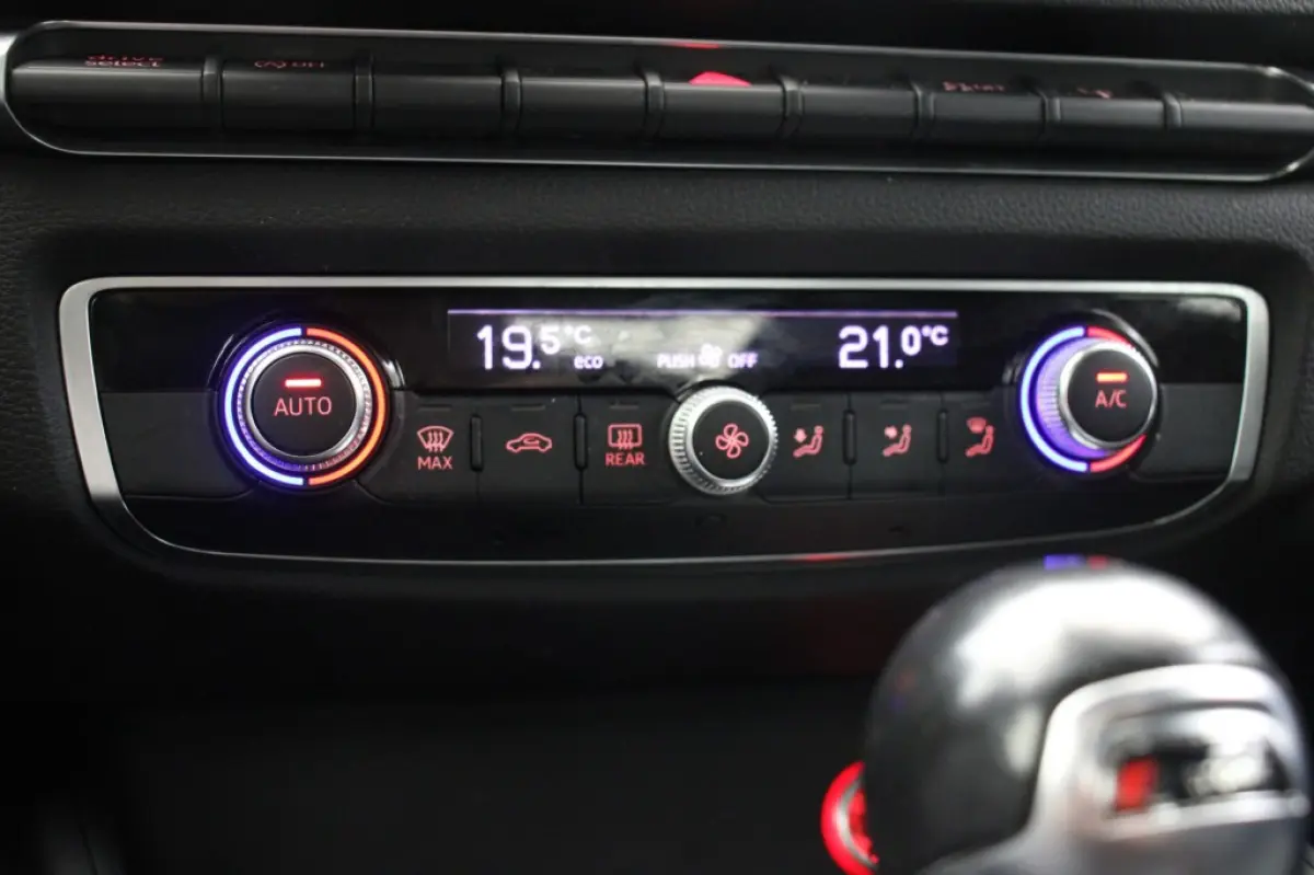 1.6 TDI Ambition Pro Line Plus - Xenon, Navi, Cruise, Clima