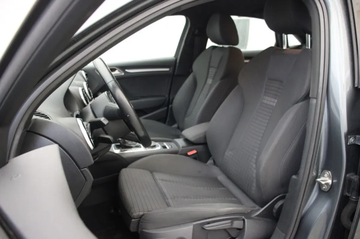 1.6 TDI Ambition Pro Line Plus - Xenon, Navi, Cruise, Clima