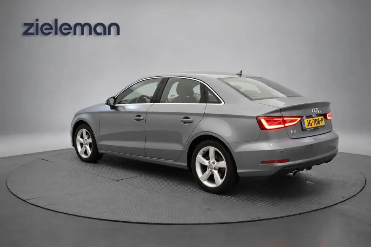 1.6 TDI Ambition Pro Line Plus - Xenon, Navi, Cruise, Clima