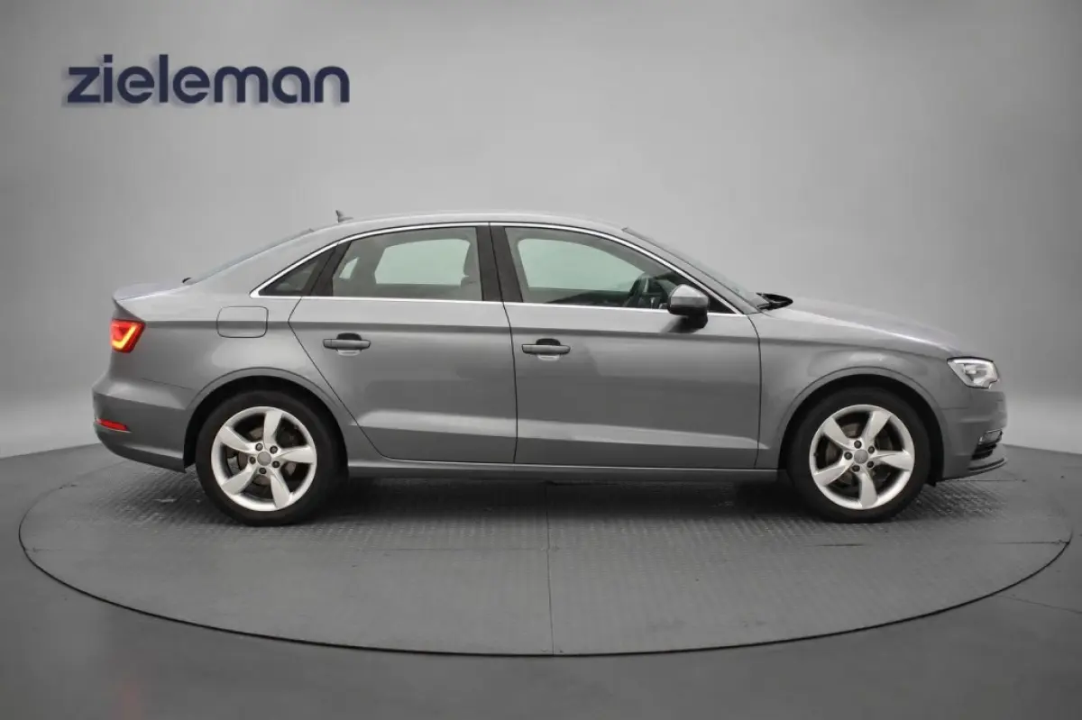 1.6 TDI Ambition Pro Line Plus - Xenon, Navi, Cruise, Clima