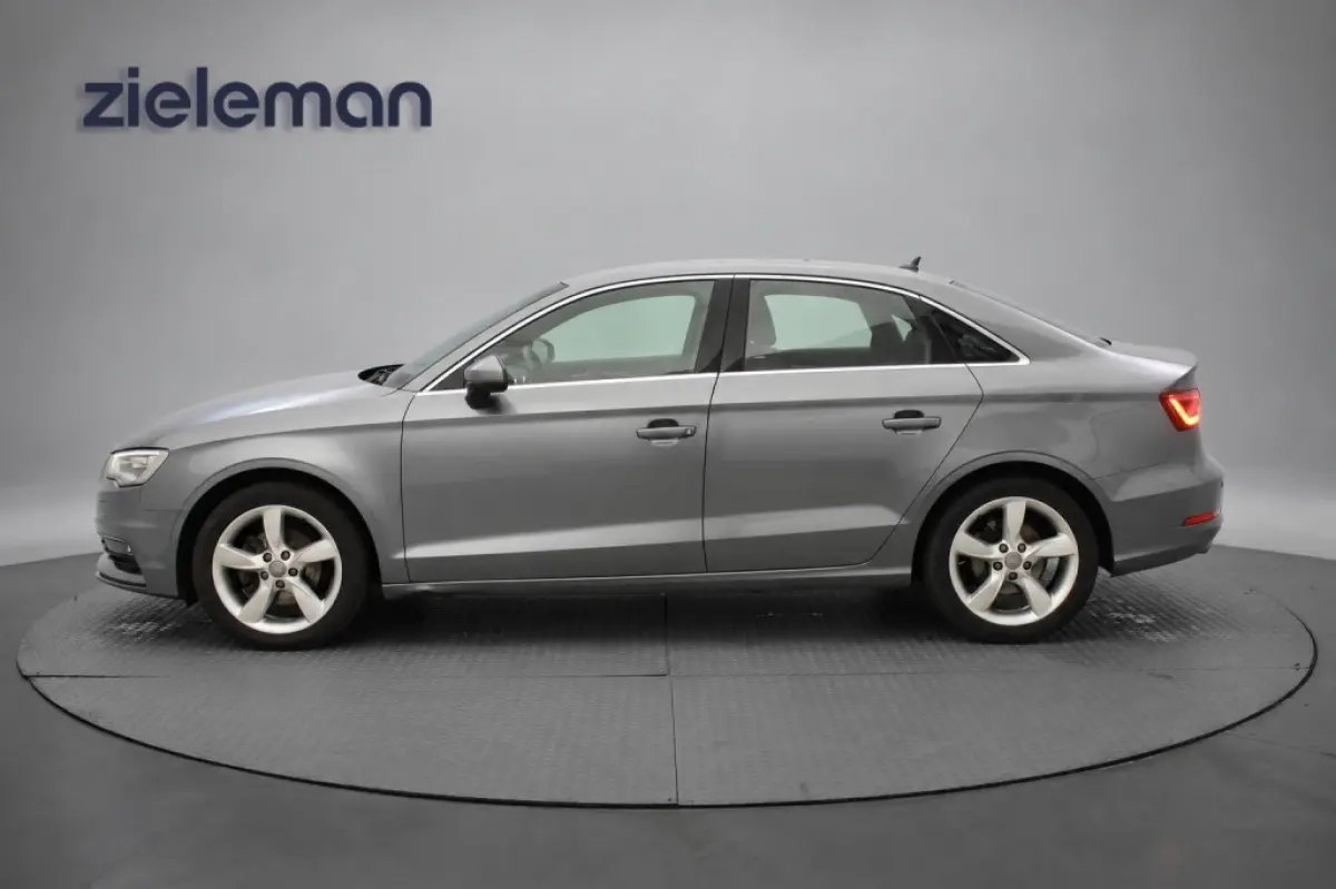 1.6 TDI Ambition Pro Line Plus - Xenon, Navi, Cruise, Clima