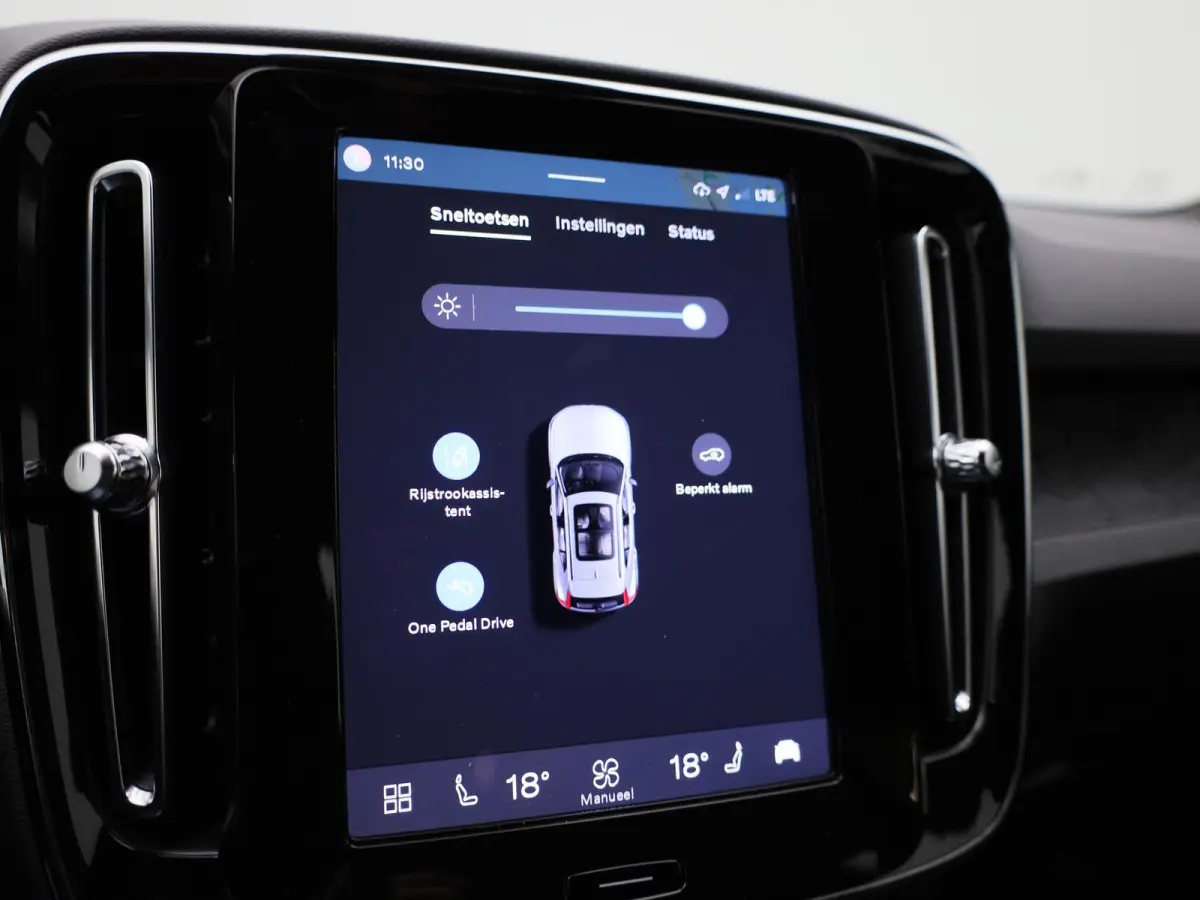 Core | Cruise Control | Achteruitrijcamera | Virtual Cockpit | Climate Control | Apple Carplay/ Android Auto |