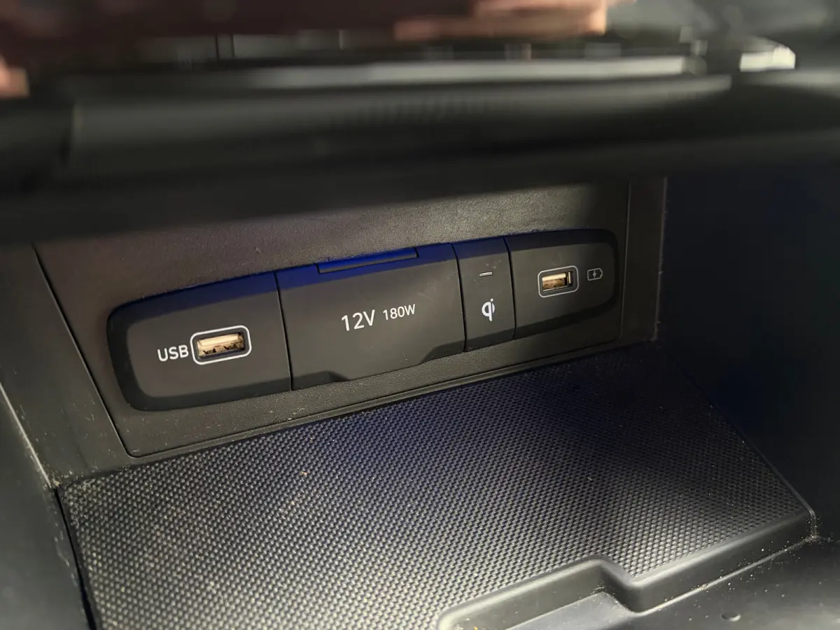 1.6 T-GDI HEV Comfort Lederpakket. | Ledere bekleding | Stoel verwarming voor | Electrische Stoelverstelling | Apple carplay/Android auto | Navigatie | Cruise contol |