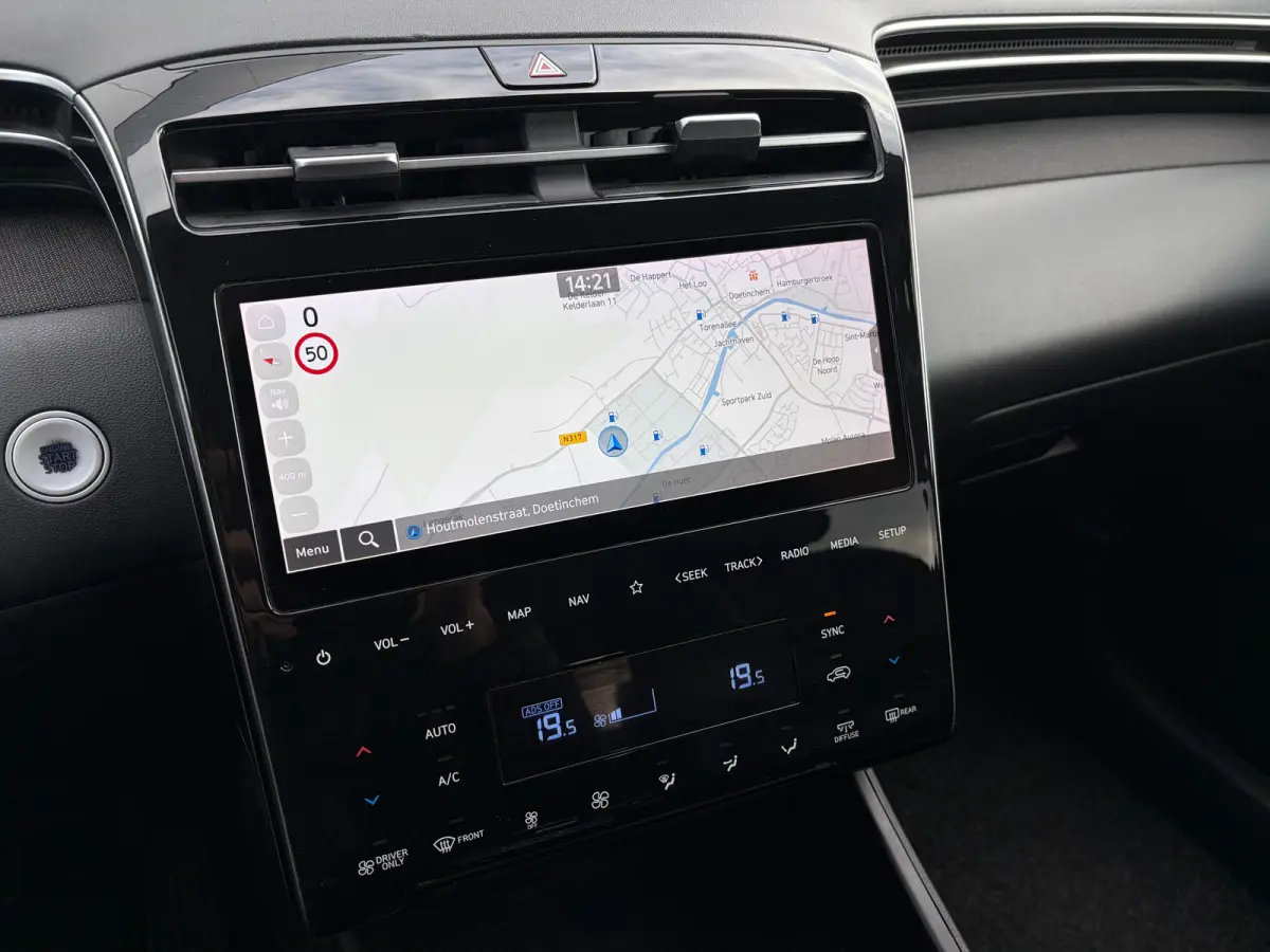 1.6 T-GDI HEV Comfort Lederpakket. | Ledere bekleding | Stoel verwarming voor | Electrische Stoelverstelling | Apple carplay/Android auto | Navigatie | Cruise contol |