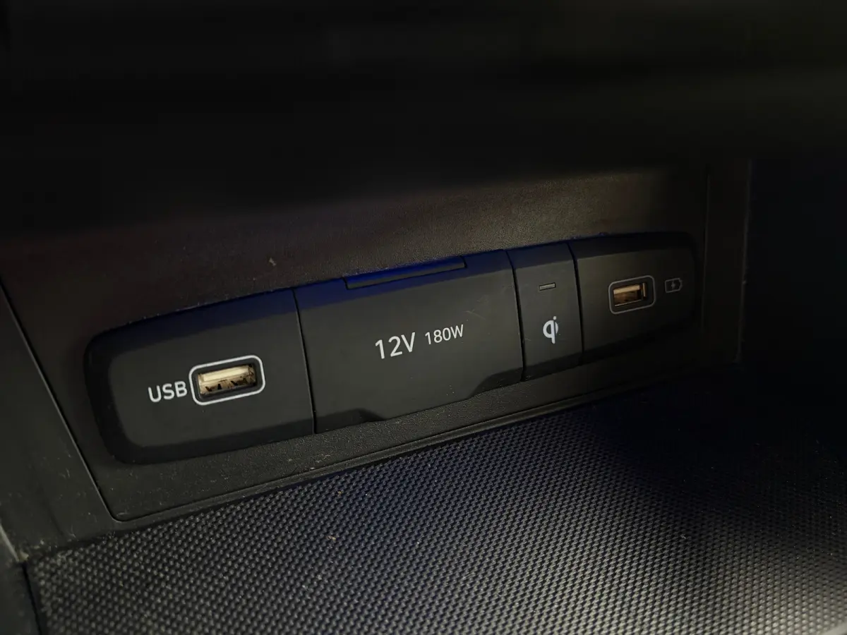 1.6 T-GDI HEV Comfort Lederpakket. | Ledere bekleding | Stoel verwarming voor | Electrische Stoelverstelling | Apple carplay/Android auto | Navigatie | Cruise contol |