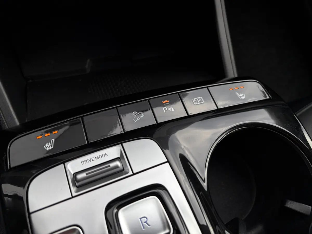 1.6 T-GDI HEV Comfort Lederpakket. | Ledere bekleding | Stoel verwarming voor | Electrische Stoelverstelling | Apple carplay/Android auto | Navigatie | Cruise contol |