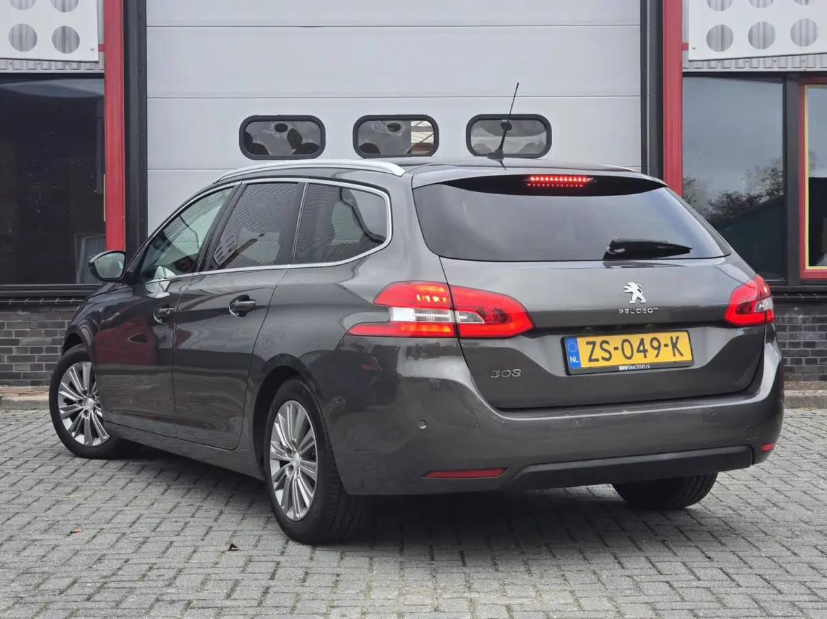 1.2 PureTech Blue Lease Premium Navi/Pano/ACC