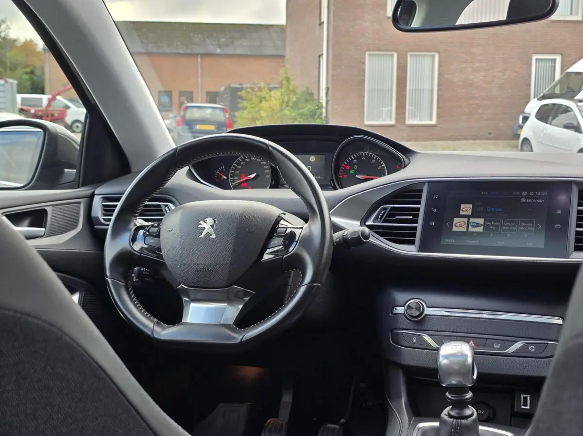 1.2 PureTech Blue Lease Premium Navi/Pano/ACC